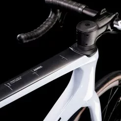 Cube Agree C:62 2022 | 60 Cm | Flashwhite´n´carbon | 28 Zoll -Mountainbike Verkaufsladen cube agree c62 flashwhite n carbon 85310 03