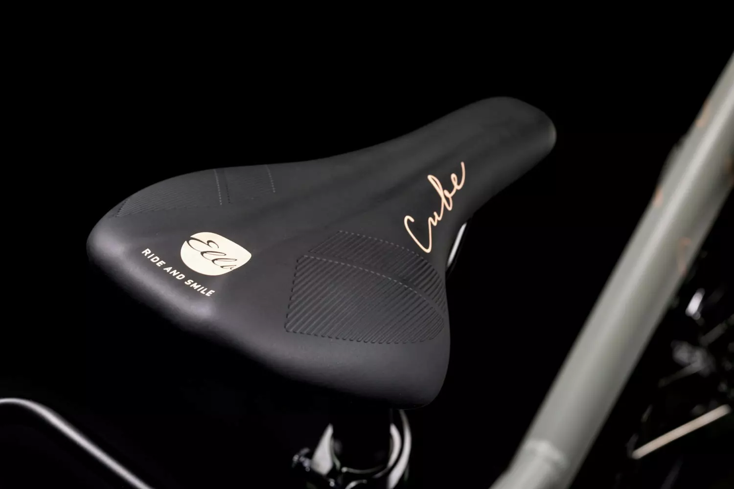 Cube Ella 240 2022 | 35 Cm | Lunar´n´salmon | 24 Zoll 7 Cube Ella 240 2022 | 35 Cm | Lunar´n´salmon | 24 Zoll – Bild 5